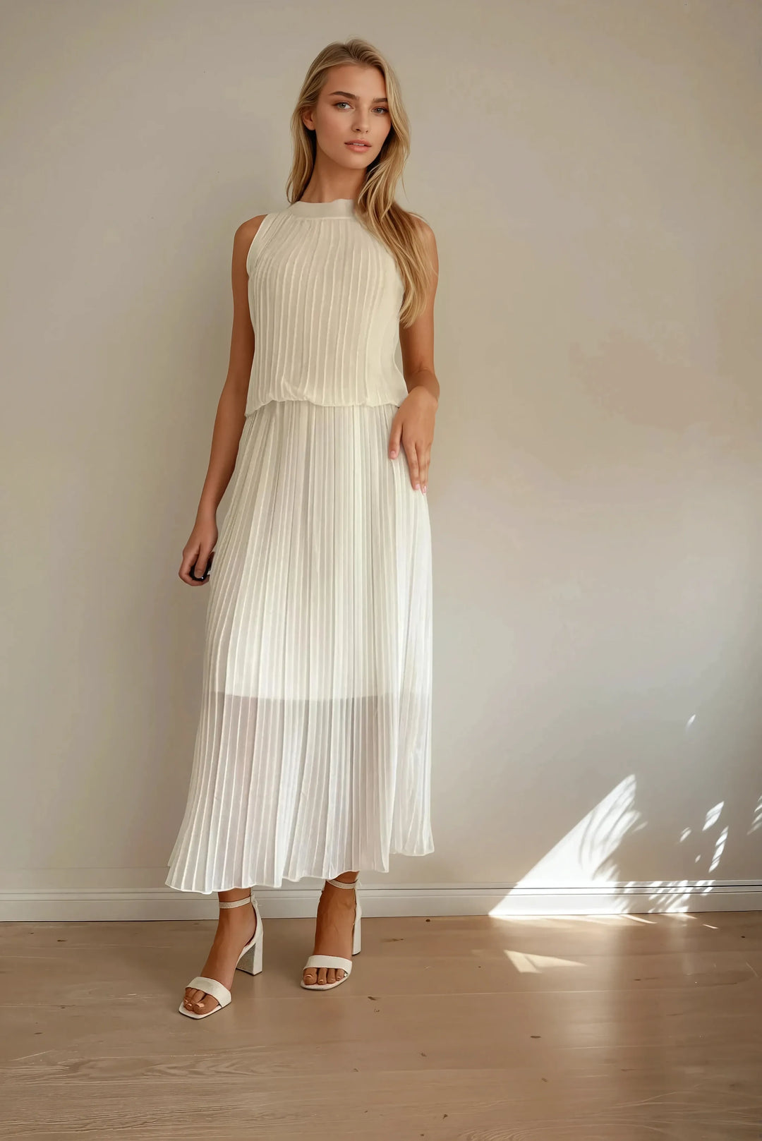 Langes Plissee-Kleid (Weiss)